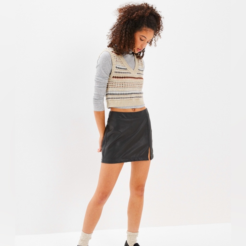 Faux leather mini skirt. American Eagle 🦅